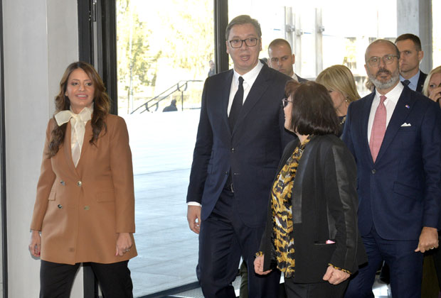 Вучић: Грађани заслужују правду, моја молба је да ту правду грађанима Србије дарујете; Нико није изузет од закона само дајте доказе (ФОТО+ВИДЕО)