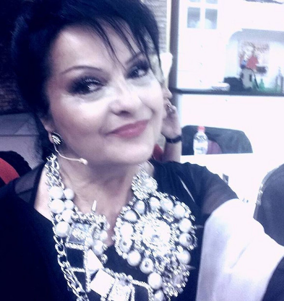 Наша фолкерка чувала велику тајну: Због везе са једним мушкарцем хтела “у земљу да пропадне” од срама