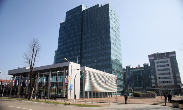 На провери 30 диплома особа запослених у јавној управи РС