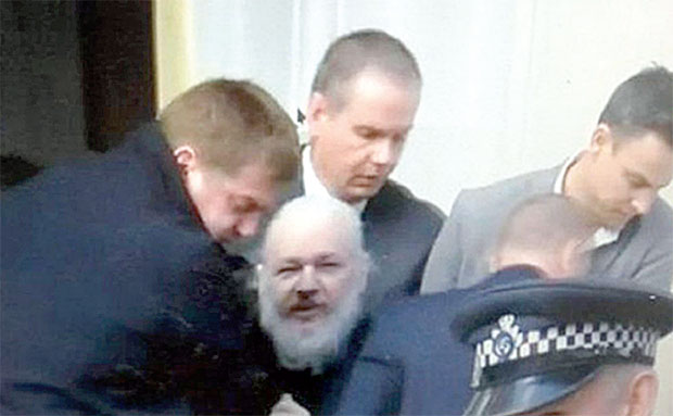 Асанжу угрожен живот