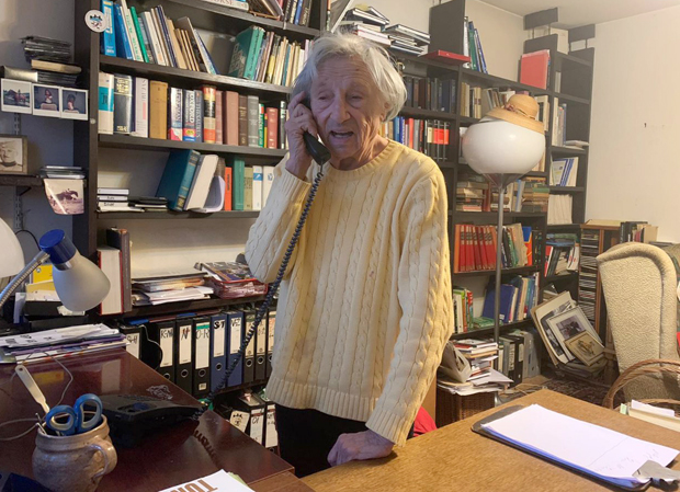 Прешла је деведесету, али јој је глас остао исти: Легендарна спортска коментаторка Милка Бабовић за Новости оживљава успомене (ФОТО/ВИДЕО)