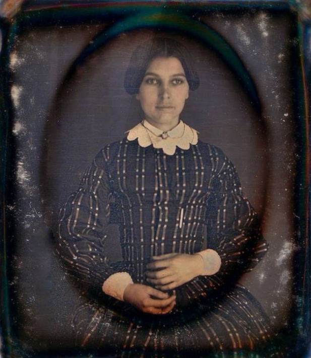 На старим фотографијама људи имају широм раширене очи, иза тога стоји морбидна истина