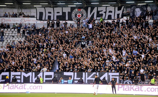 НИСИ ПОСЛУШАО НЕКЕ РЕЧИ: Вођа Кимијеве групе се опростио од Киће