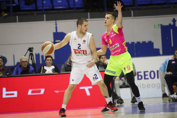 Црногорци показали снагу у Београду: Будућност прегазила Мегу