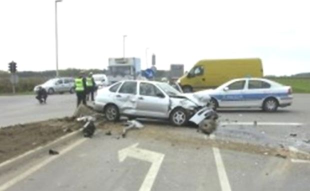 Ужасна саобраћајна несрећа: Дете (2) погинуло, мајка завршила у болници