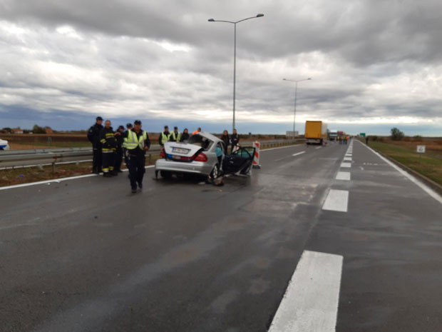 Трагедија код Инђије због торнада? У судару аутомобила и камиона двоје мртвих, повређено троје деце