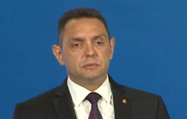 Вулин: Лудило је када доказани убица Харадинај говори о миру