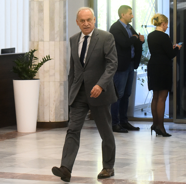 Вучелић из авиона: Ако је наша победа у Манчестеру чудо, онда ми верујемо у чуда