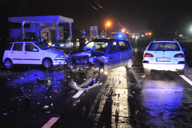 Тежак удес код Врњачке бање: Повређено пет особа (ФОТО/ВИДЕО)