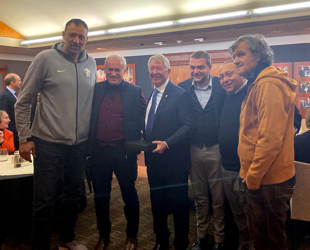 Партизан даривао Сер Алекса (ФОТО)