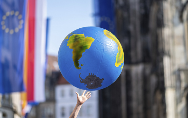 Климатски протести реч године у избору Колинсовог речника