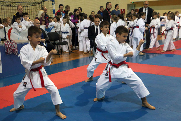 Куп Србије у катама за најмлађе каратисте (ФОТО)