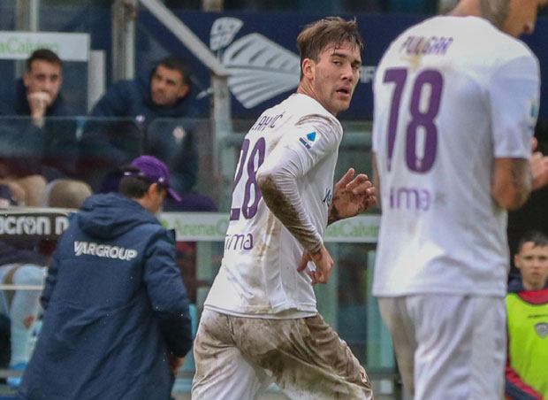 Душан једина светла тачка Фиорентине: Влаховић двоструки стрелац у поразу (ВИДЕО)