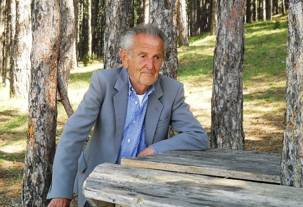 Саво Којадиновић (91) скојевац, ударник, певач, шумар, чита без наочара и још је активан возач (ФОТО)