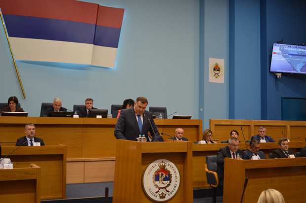 Додик: ОХР наметао решења на штету Срба