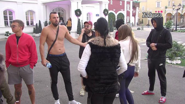 ЗАДРУГА: Пометња због расподеле овонедељног буџета