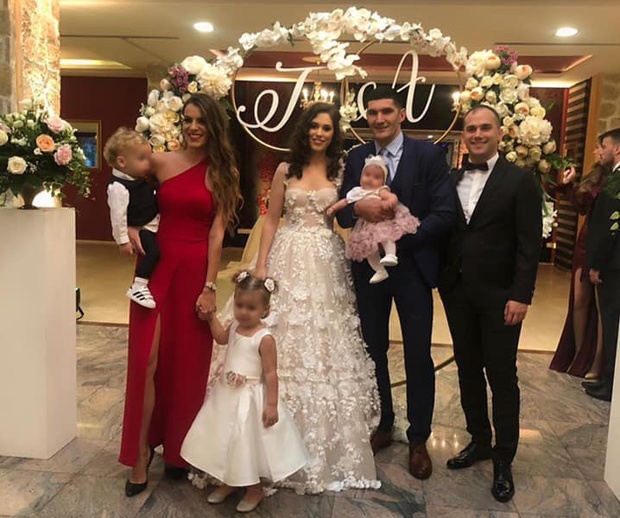 Нисам из те приче: Огласио се зет Дејана Савићевића, након што овај није дошао на свадбу своје ћерке