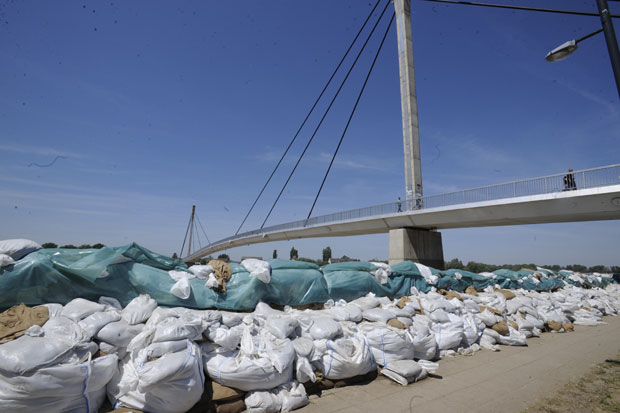 Мобилни панели укротили Саву: Сремска Митровица добила реконструисани кеј и систем за одбрану од поплава