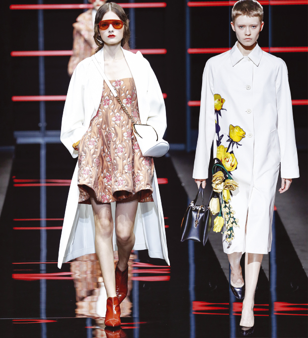 Бели мантили са цветним принтом у тренду су ове јесени