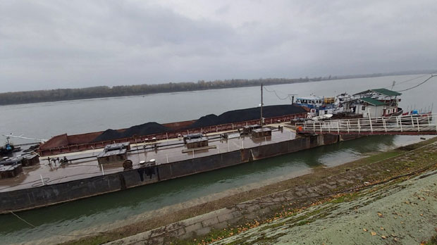 У Прахову спречен покушај кријумчарења 5.000 литара нафре