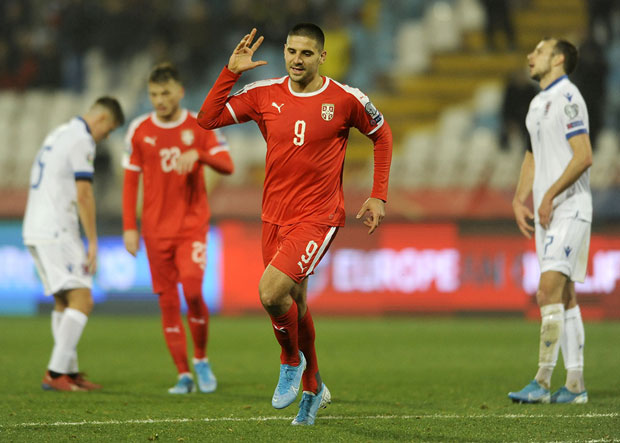 Митровић још греје наду: Србија победила Луксембург и задржала теоретске шансе да се пласира на ЕП