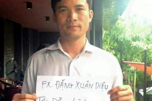 Вијетнам: Осуђен на 11 година због постова на Фејсбуку