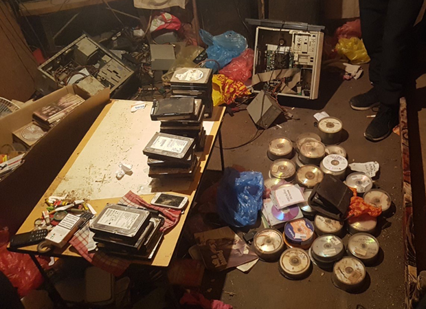 Ухапшен због дечје порнографије