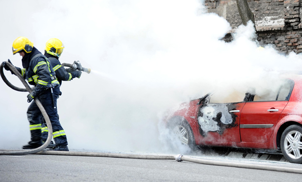 Изгорело возило на путу Београд-Панчево