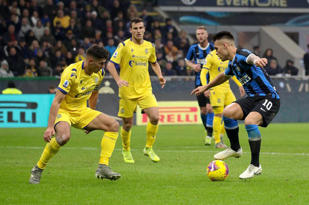 Аргентинац на цени: Мартинеза поред Барселоне хоће Јунајтед и Сити