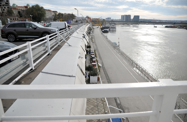 Камере су снимиле језив пад: Човек (35) који је погинуо у Бетон хали није избоден ножем, откривамо шта се стварно десило