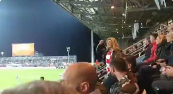 Колинда урла “у бој, у бој” и витла песницом: Хит снимак нам стиже из Хрватске (ВИДЕО)