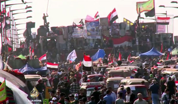 Мостови “падају” један по један: Демонстранти у Багдаду све ближе седишту владе