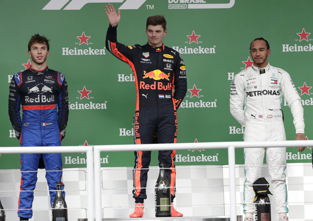 Формула 1: Ферштапен освојио Бразил, катастрофа Ферарија