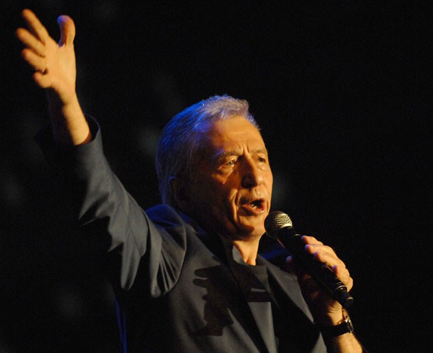 Син Мирослава Илића малтретирао комшилук, а кад је дошла патрола затворио се у стан и вређао полицајце