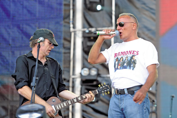 Прошло је 30 година, а он је и даље воли: Ново издање Тонија Монтане