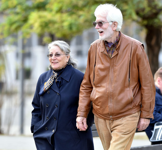 Процедуре компликоване, документација преобимна: Многи и не дочекају место у старачком дому