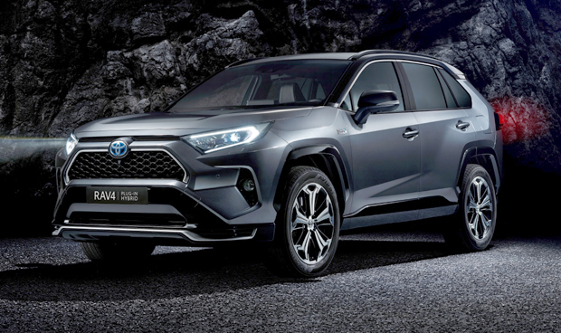 Јапанска компанија не посустаје: Тојота помера границе, од сада и рав 4 плаг-ин