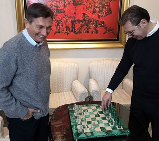 Вучић одиграо краљев гамбит против Пахора 