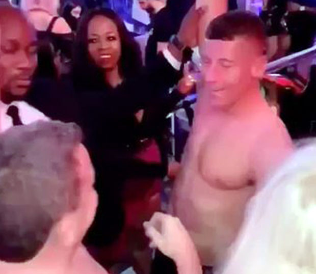 Звезда Челсија у језивом стању: Пијани Баркли са мало одеће у Дубајиу шокирао Острвљане (ФОТО)