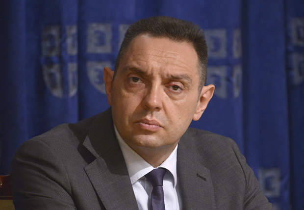 Вулин: Ниједан метак не може из Србије, а да се не зна где