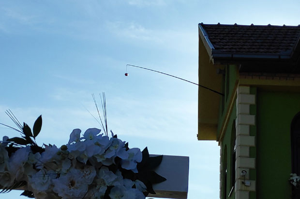 А гости само пристижу: Богданин отац показао каква је атмосфера у младиној кући која је иначе дата Вељку у мираз (ВИДЕО)