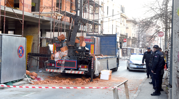 На скелама и болесни од епилепсије, за деценију погинуло 500 радника: Само трећина наплати одштету због повреда на раду, а нико није ишао у затвор због смрти запосленог!
