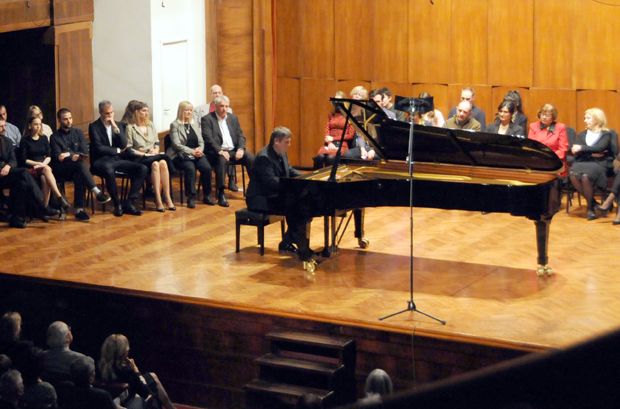 Славни руски музичар поново пред Београђанима: Березовски на Коларцу