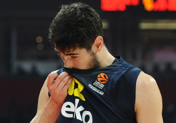 Ужасне сцене у Истанбулу: Американац поломио нос Калинићу (ФОТО+ВИДЕО)