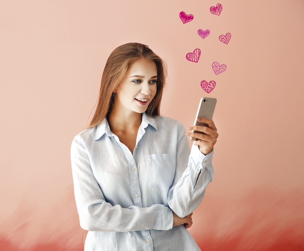 Поклањање ружа и држање капута данас је замењено слањем стикера или постављањем песме на профил партнера: Колико је савремено доба удаљило парове