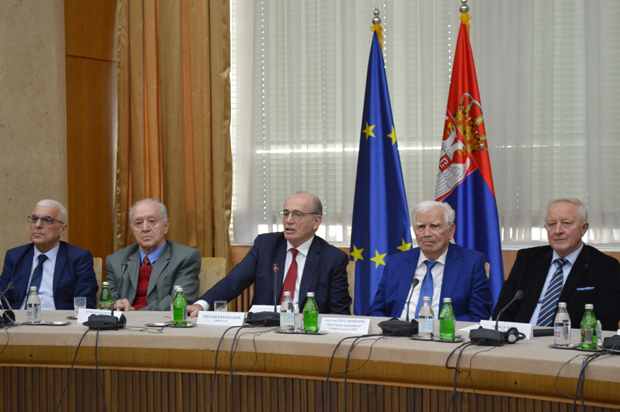 Кркобабић потписао 58 уговора о додели подстицајних средстава задругама у Србији 