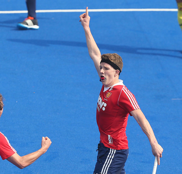 Узнемирујућа фотографија: Хокејаш због стравичне повреде мора да заврши каријеру