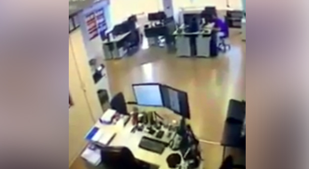 Први снимци снажног земљотреса у Грчкој: Зграда у Атини се тресе (ВИДЕО)