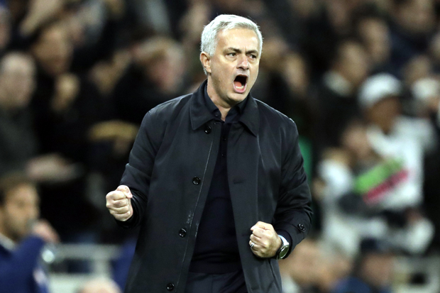 Скупљач лопти “асистирао” за изједначење Тотехнема па прославио гол са Мурињом (ВИДЕО)