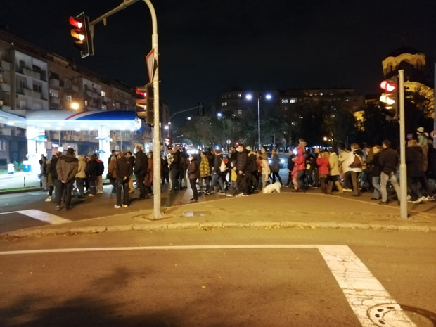 Одмах зауставите радове: Дорћолци поново протестовали због изградње тролејбуске мреже